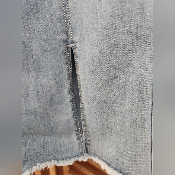 Joseph Ribkoff - Culotte Jeans With Embellished Front Seam Size 8 - Picture 9 of 16